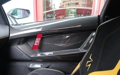 Lamborghini Aventador I рестайлинг, 2016 год, 49 500 000 рублей, 30 фотография