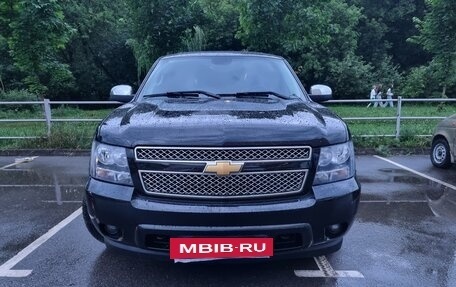 Chevrolet Tahoe III, 2013 год, 3 200 000 рублей, 2 фотография