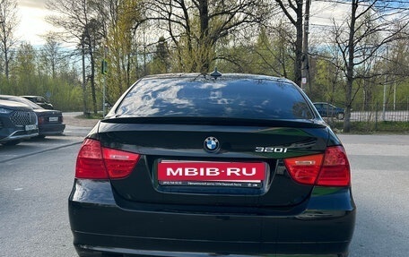 BMW 3 серия, 2011 год, 950 000 рублей, 3 фотография