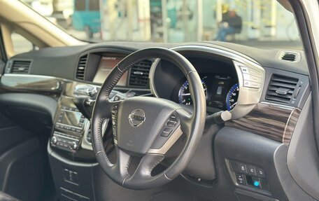 Nissan Elgrand III, 2018 год, 2 850 000 рублей, 7 фотография