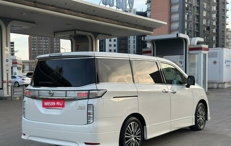 Nissan Elgrand III, 2018 год, 2 850 000 рублей, 11 фотография