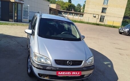 Opel Zafira A рестайлинг, 2002 год, 330 000 рублей, 2 фотография