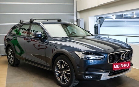 Volvo V90 Cross Country I рестайлинг, 2017 год, 3 349 000 рублей, 3 фотография