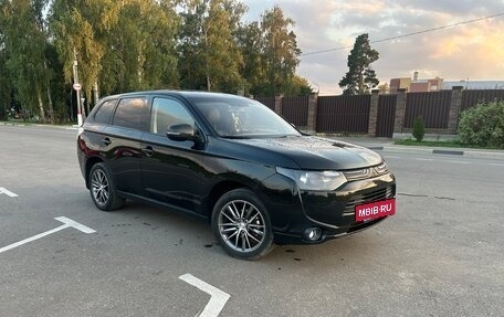 Mitsubishi Outlander III рестайлинг 3, 2012 год, 1 200 000 рублей, 2 фотография