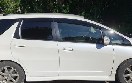 Honda Fit Shuttle I рестайлинг, 2013 год, 1 020 000 рублей, 2 фотография