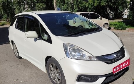 Honda Fit Shuttle I рестайлинг, 2013 год, 1 020 000 рублей, 1 фотография