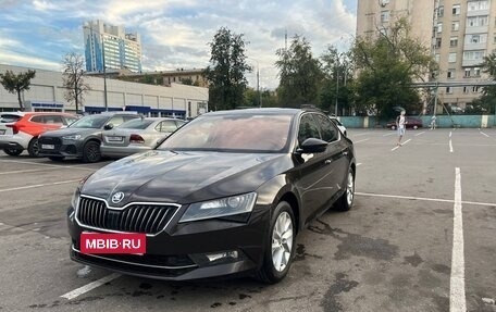 Skoda Superb III рестайлинг, 2018 год, 2 300 000 рублей, 1 фотография