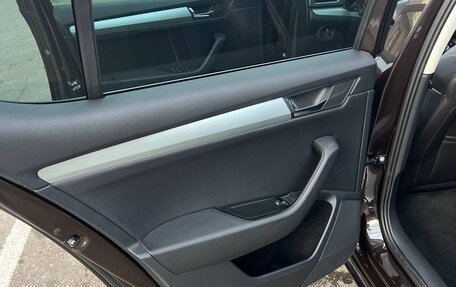 Skoda Superb III рестайлинг, 2018 год, 2 300 000 рублей, 13 фотография
