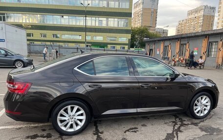 Skoda Superb III рестайлинг, 2018 год, 2 300 000 рублей, 3 фотография
