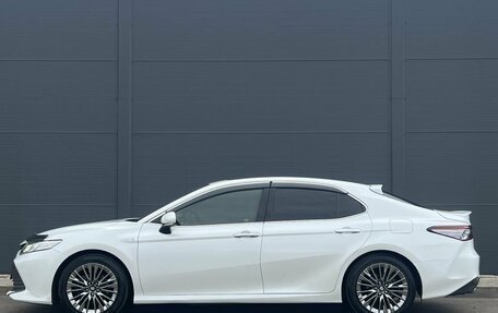 Toyota Camry, 2017 год, 2 610 000 рублей, 6 фотография