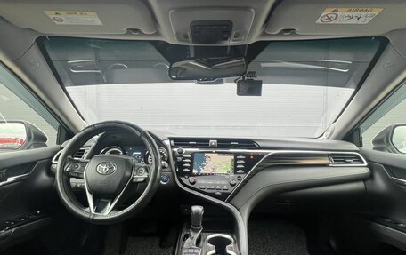Toyota Camry, 2017 год, 2 610 000 рублей, 13 фотография