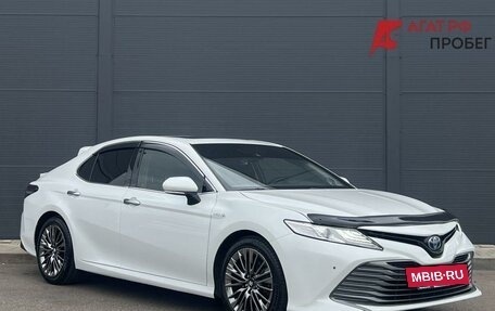 Toyota Camry, 2017 год, 2 610 000 рублей, 2 фотография