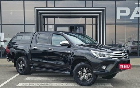 Toyota Hilux VIII, 2016 год, 2 998 000 рублей, 3 фотография