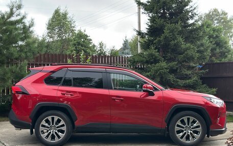 Toyota RAV4, 2021 год, 3 495 000 рублей, 8 фотография