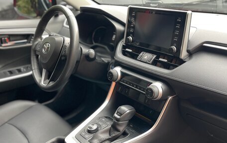 Toyota RAV4, 2021 год, 3 495 000 рублей, 21 фотография