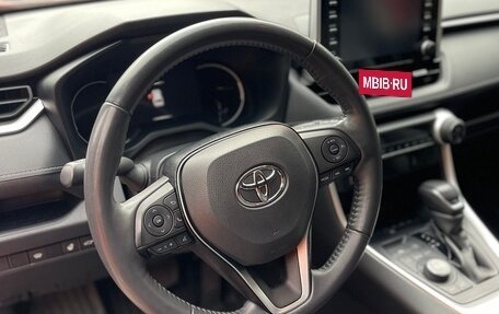 Toyota RAV4, 2021 год, 3 495 000 рублей, 31 фотография