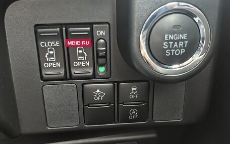 Toyota Roomy I, 2018 год, 1 185 000 рублей, 23 фотография