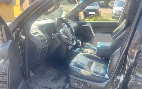 Toyota Land Cruiser Prado 150 рестайлинг 2, 2017 год, 3 540 000 рублей, 7 фотография