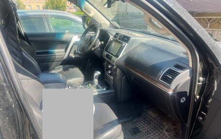 Toyota Land Cruiser Prado 150 рестайлинг 2, 2017 год, 3 540 000 рублей, 6 фотография