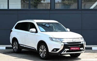 Mitsubishi Outlander III рестайлинг 3, 2021 год, 1 999 000 рублей, 1 фотография