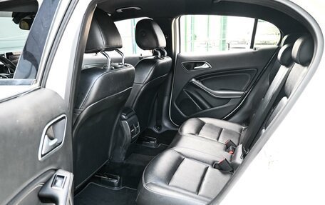 Mercedes-Benz GLA, 2016 год, 1 899 000 рублей, 11 фотография