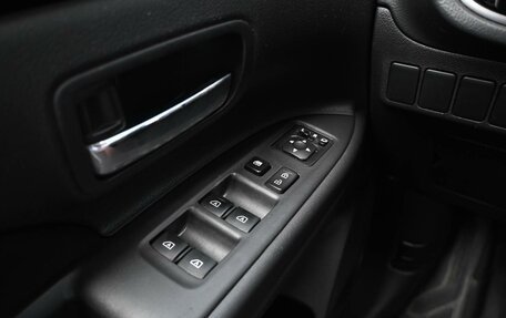 Mitsubishi Outlander III рестайлинг 3, 2021 год, 1 999 000 рублей, 19 фотография