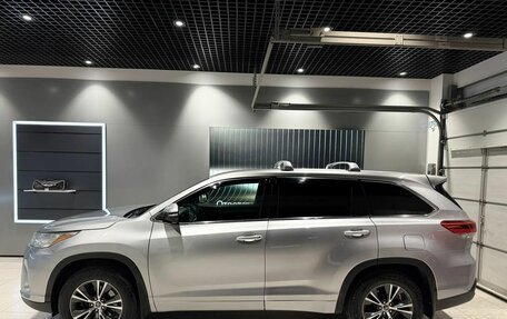 Toyota Highlander III, 2016 год, 2 990 000 рублей, 2 фотография