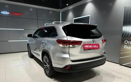 Toyota Highlander III, 2016 год, 2 990 000 рублей, 3 фотография