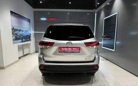 Toyota Highlander III, 2016 год, 2 990 000 рублей, 4 фотография