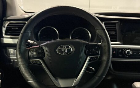 Toyota Highlander III, 2016 год, 2 990 000 рублей, 16 фотография