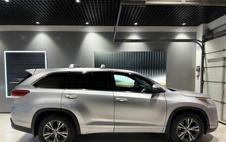 Toyota Highlander III, 2016 год, 2 990 000 рублей, 6 фотография