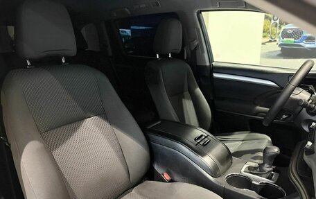 Toyota Highlander III, 2016 год, 2 990 000 рублей, 20 фотография