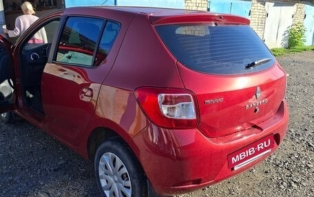 Renault Sandero II рестайлинг, 2015 год, 650 000 рублей, 4 фотография