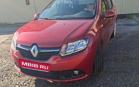 Renault Sandero II рестайлинг, 2015 год, 650 000 рублей, 2 фотография