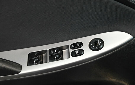 Hyundai Solaris II рестайлинг, 2016 год, 1 020 000 рублей, 12 фотография