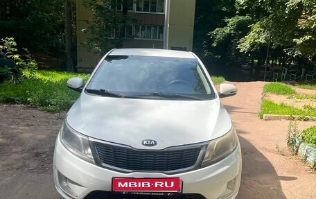 KIA Rio III рестайлинг, 2013 год, 830 000 рублей, 1 фотография