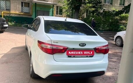 KIA Rio III рестайлинг, 2013 год, 830 000 рублей, 3 фотография