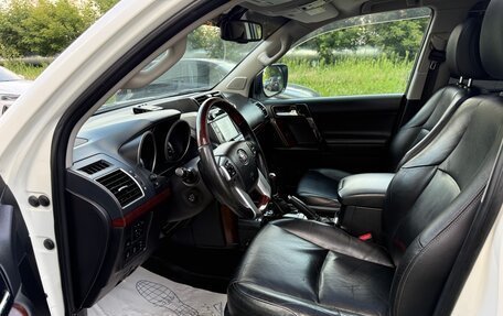 Toyota Land Cruiser Prado 150 рестайлинг 2, 2016 год, 3 100 000 рублей, 10 фотография