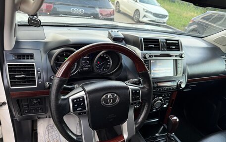 Toyota Land Cruiser Prado 150 рестайлинг 2, 2016 год, 3 100 000 рублей, 12 фотография