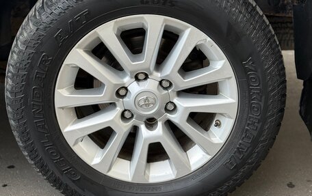 Toyota Land Cruiser Prado 150 рестайлинг 2, 2016 год, 3 100 000 рублей, 15 фотография