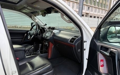 Toyota Land Cruiser Prado 150 рестайлинг 2, 2016 год, 3 100 000 рублей, 11 фотография