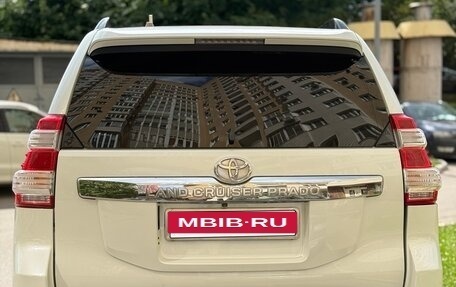 Toyota Land Cruiser Prado 150 рестайлинг 2, 2016 год, 3 100 000 рублей, 6 фотография