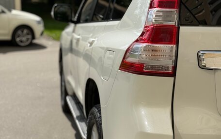 Toyota Land Cruiser Prado 150 рестайлинг 2, 2016 год, 3 100 000 рублей, 17 фотография