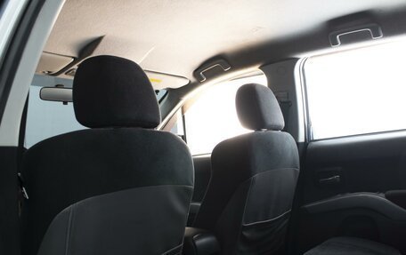 Mitsubishi Outlander III рестайлинг 3, 2007 год, 990 000 рублей, 10 фотография