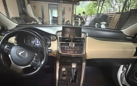 Lexus NX I, 2017 год, 2 700 000 рублей, 12 фотография