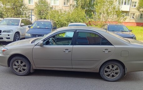 Toyota Camry V40, 2003 год, 700 000 рублей, 2 фотография