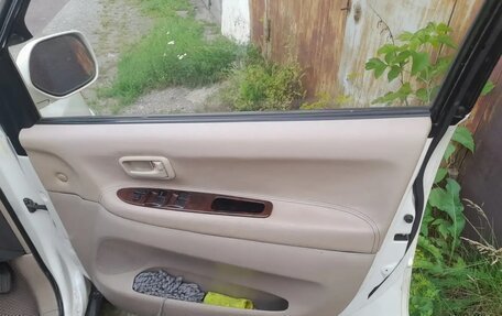 Toyota Ipsum II, 1999 год, 560 000 рублей, 7 фотография