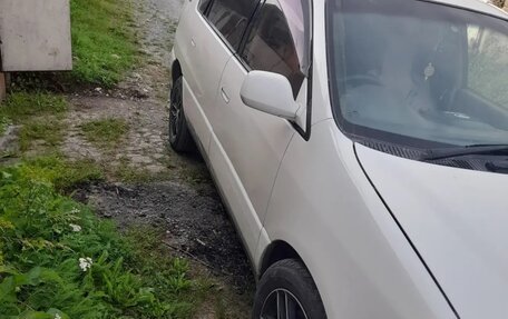 Toyota Ipsum II, 1999 год, 560 000 рублей, 6 фотография
