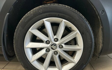 Skoda Superb III рестайлинг, 2014 год, 1 090 000 рублей, 18 фотография
