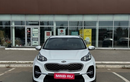 KIA Sportage IV рестайлинг, 2020 год, 2 390 000 рублей, 2 фотография